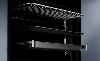 Духовой шкаф Electrolux EOF3H50BK
